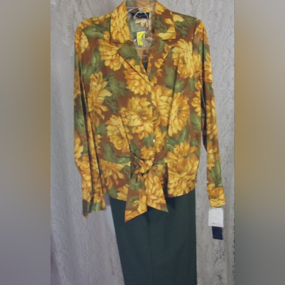 Coordinated Jones NY Blouse Top and Dark Olive Pant Slack Set NWOT